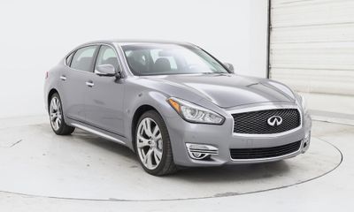 2019 Infiniti Q70L 37 Luxe