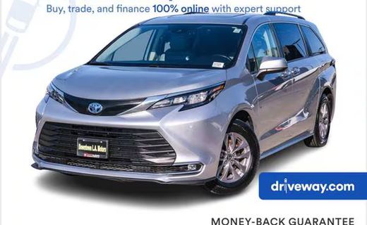 2024 Toyota Sienna XLE