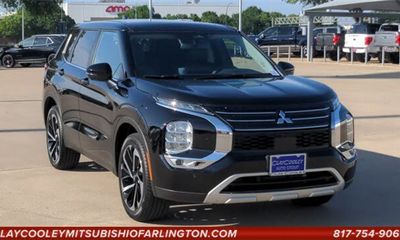 2023 Mitsubishi Outlander SE Black Edition