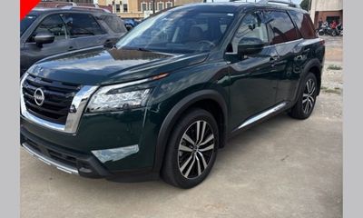 2025 Nissan Pathfinder Platinum
