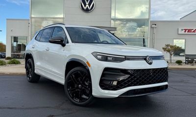 2026 Volkswagen Tiguan 4MOTION SE Black