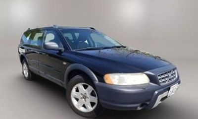 2004 Volvo XC70 Base
