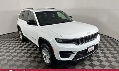 2026 Jeep Grand Cherokee Base Laredo