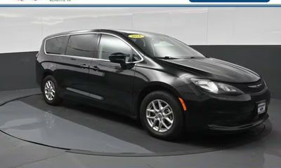 2024 Chrysler Voyager LX