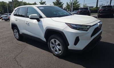 2023 Toyota RAV4 LE