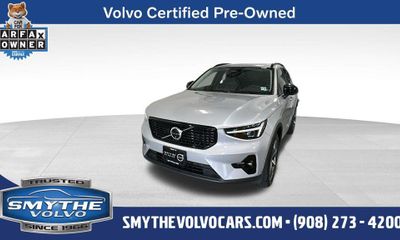 2024 Volvo XC40 Plus Dark