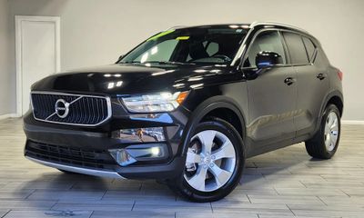2022 Volvo XC40 Momentum Excl S60