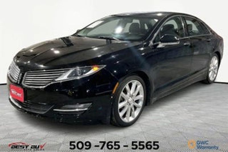 2016 Lincoln MKZ — a typically priced live listing