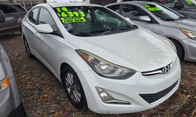 2014 Hyundai Elantra GLS Middle