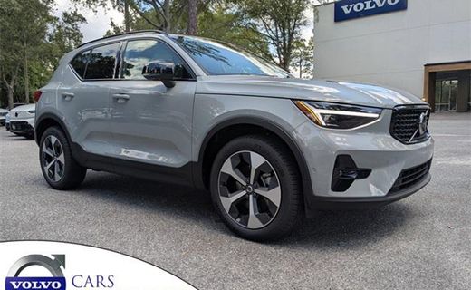 2026 Volvo XC40 Plus Dark