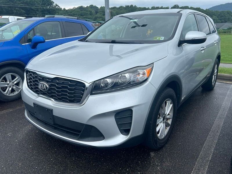 2019 Kia Sorento — a typically priced live listing