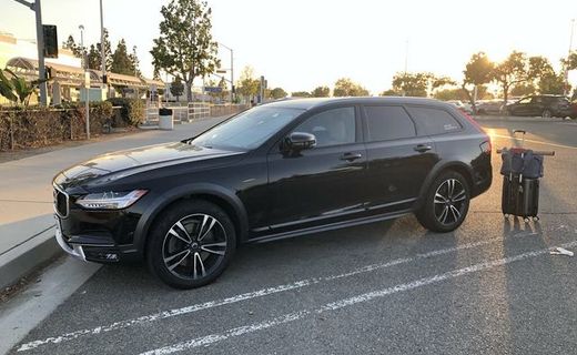 2018 Volvo V90CC Momentum