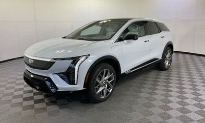 2026 Cadillac Optiq Luxury 1