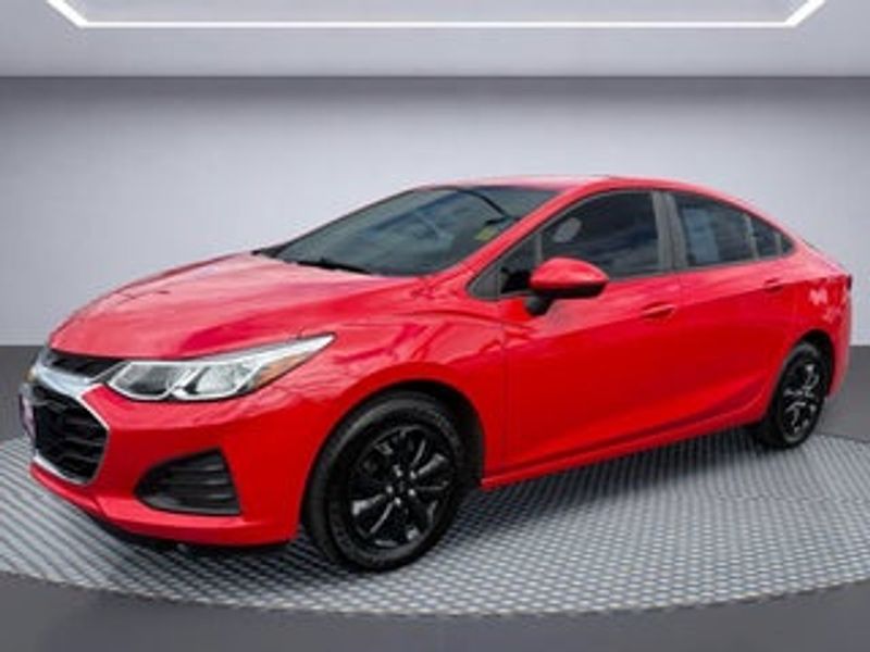 2019 Chevrolet Cruze — a typically priced live listing