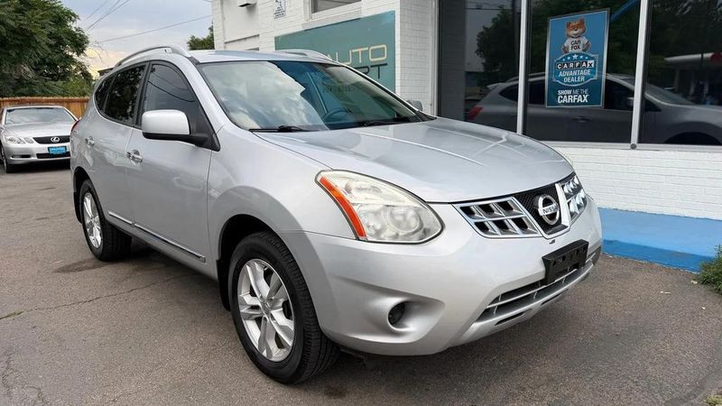 2012 Nissan Rogue — a typically priced live listing