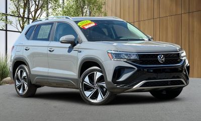 2024 Volkswagen Taos 4Motion SE