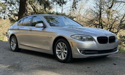 2013 BMW 528xi 528i xDrive Sedan