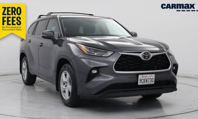 2022 Toyota Highlander LE
