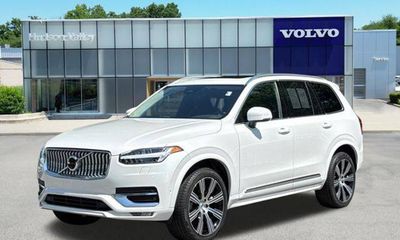 2024 Volvo XC90 Plus Bright