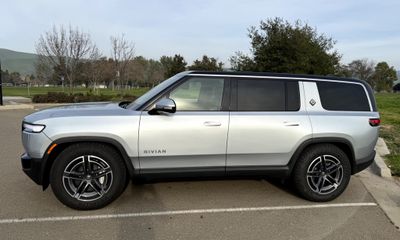 2026 Rivian R1S Adventure