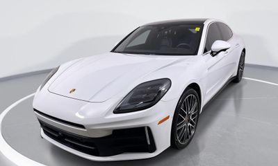 2024 Porsche Panamera 4