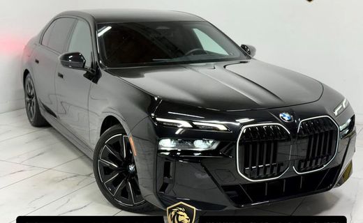 2025 BMW 740I