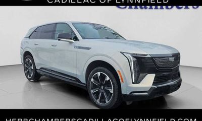 2025 Cadillac Escalade IQ Sport 2