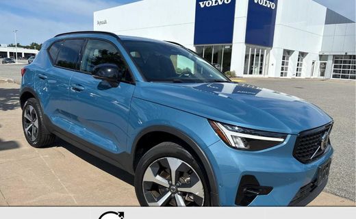 2024 Volvo XC40 Plus Dark