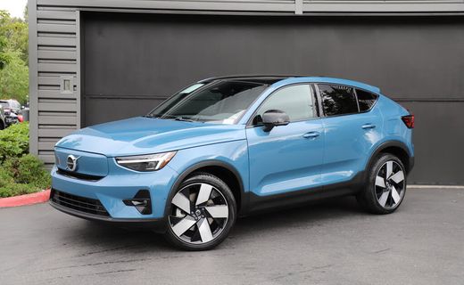 2023 Volvo C40 Ultimate Dark