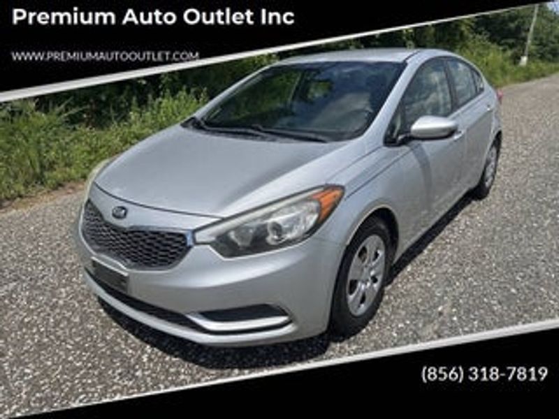 2015 Kia Forte — a typically priced live listing
