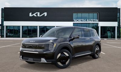2026 Kia EV9 Light SR