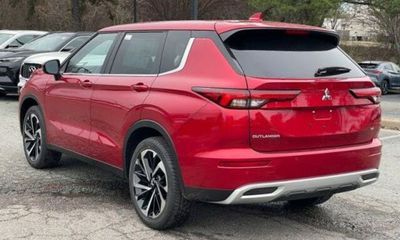 2023 Mitsubishi Outlander SE Black Edition