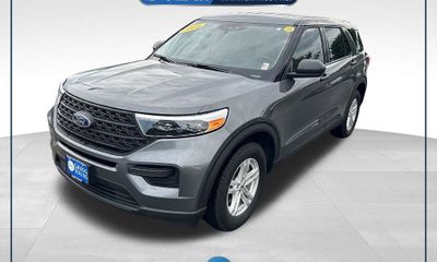 2023 Ford Explorer Base