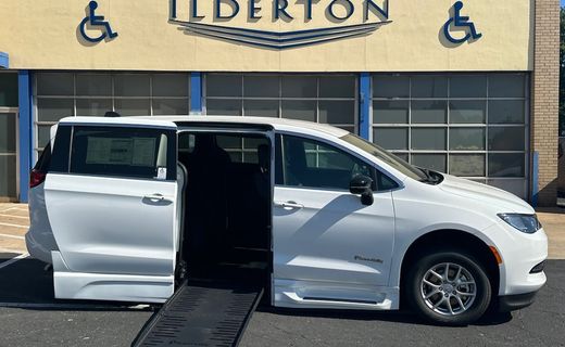2025 Chrysler Voyager LX