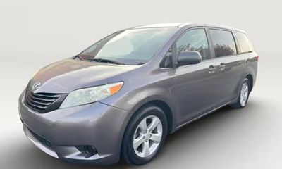 2015 Toyota Sienna L 7 Passenger