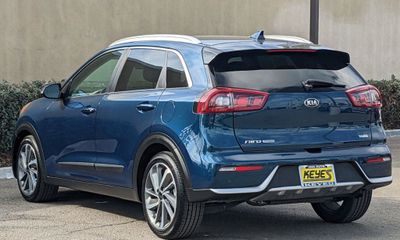 2017 Kia Niro Touring Tech