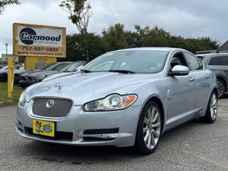 2010 Jaguar XF — a typically priced live listing
