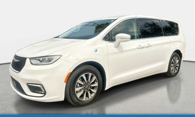 2022 Chrysler Pacifica Touring L