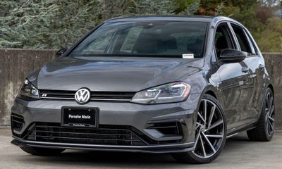 2018 Volkswagen Golf R Base