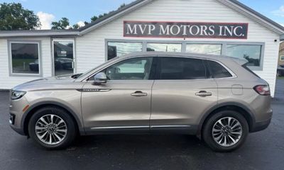 2019 Lincoln Nautilus Select