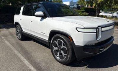 2023 Rivian R1S Adventure
