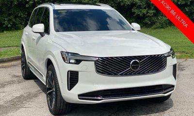2026 Volvo XC90 Ultra Bright