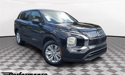 2026 Mitsubishi Outlander ES