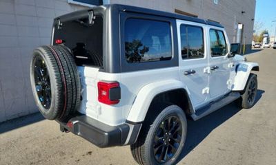 2023 Jeep Wrangler Sahara 4XE
