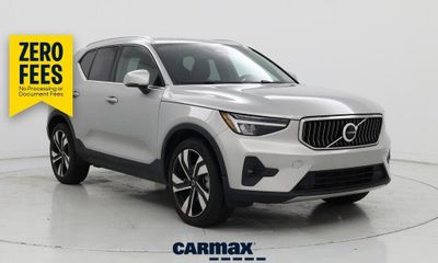 2023 Volvo XC40 Plus Bright
