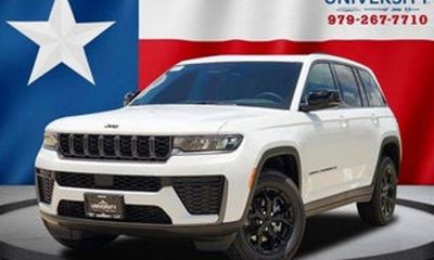 2026 Jeep Grand Cherokee Base Laredo