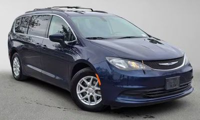 2020 Chrysler Voyager LXI