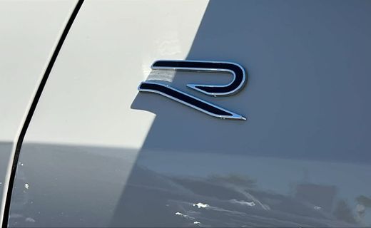 2026 Volkswagen Tiguan 4MOTION SE Black