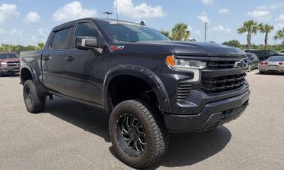 2023 Chevrolet Silverado RST