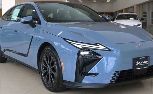 2026 Lexus ES 500E Premium